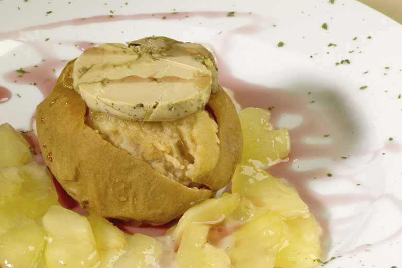 Manzana rellena de foie micuit y reducción Pedro Ximénez