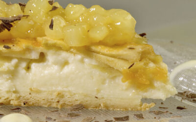Tarta de Manzana confitada con canutillo de chocolate blanco