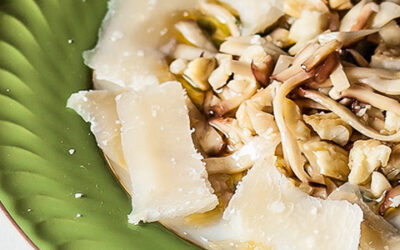 Ensalada de boletus con parmesano y castañas