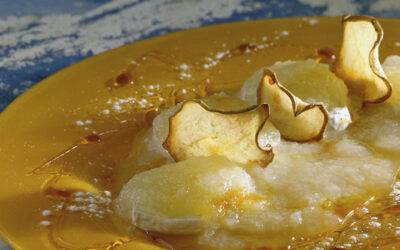 Compota de pera con medallones de queso